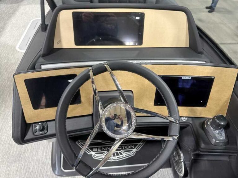 2026 Bennington 30QXFBWAX2 - Twin - Joystick - Arch US-ETWS9311J526 [photo 13]